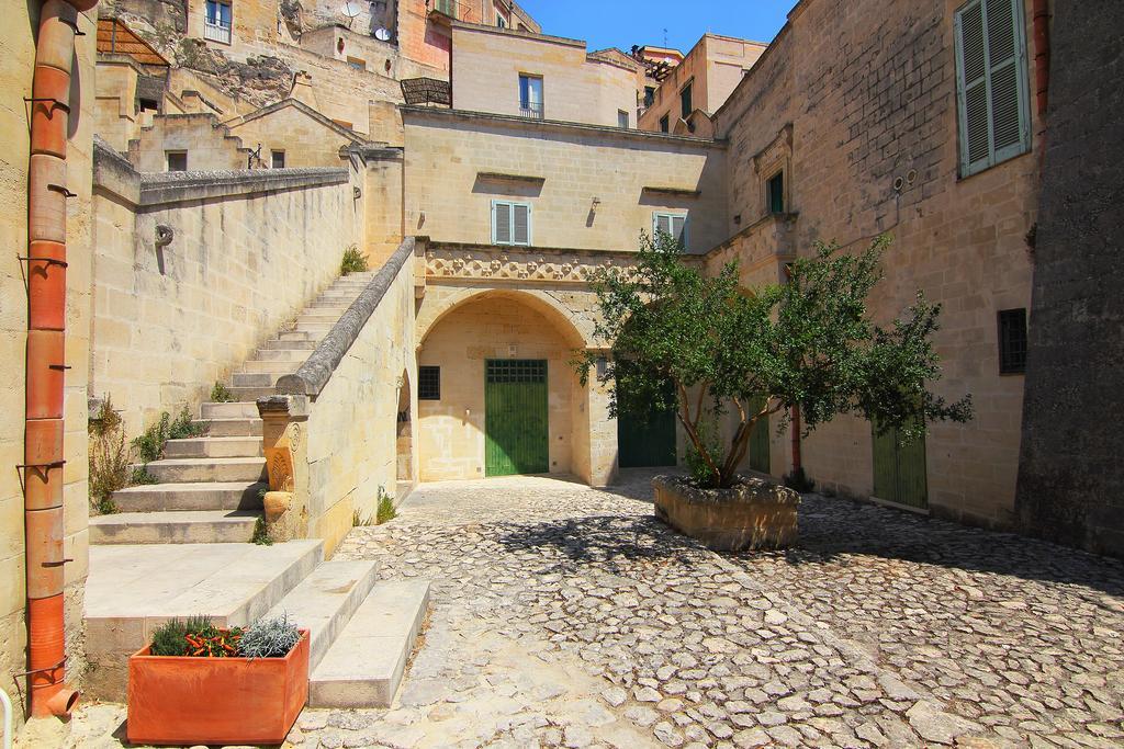 Piano Piano - Rooms Matera Luaran gambar